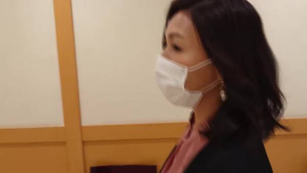 0002251_５０代の日本人女性が腰振り騎乗位する人妻NTRのエロ性交 - upornia.com