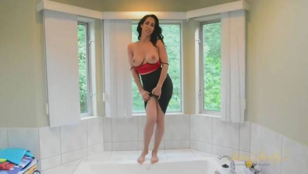 Large-breasted MILF Isis Love Has a Pee - xxxfiles.com